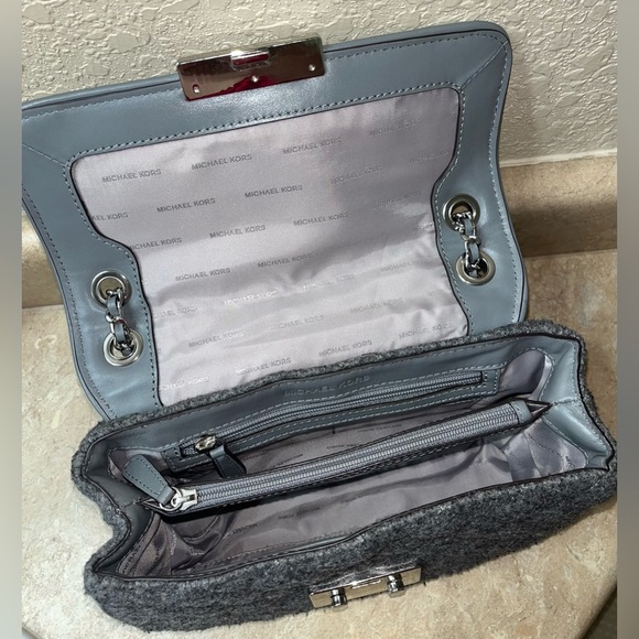 Michael Kors Large Sloan Grey Shearling Shoulder Bag, Chain Link Handle Straps - Picture 3 of 16